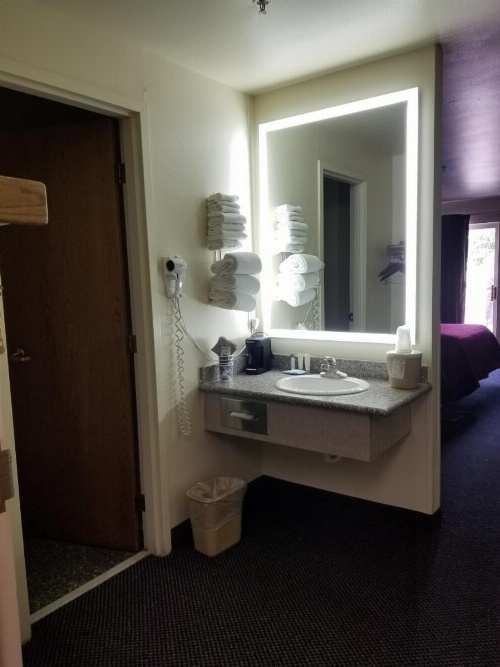 Cedars Inn image 19