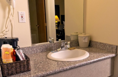 Cedars Inn image 32
