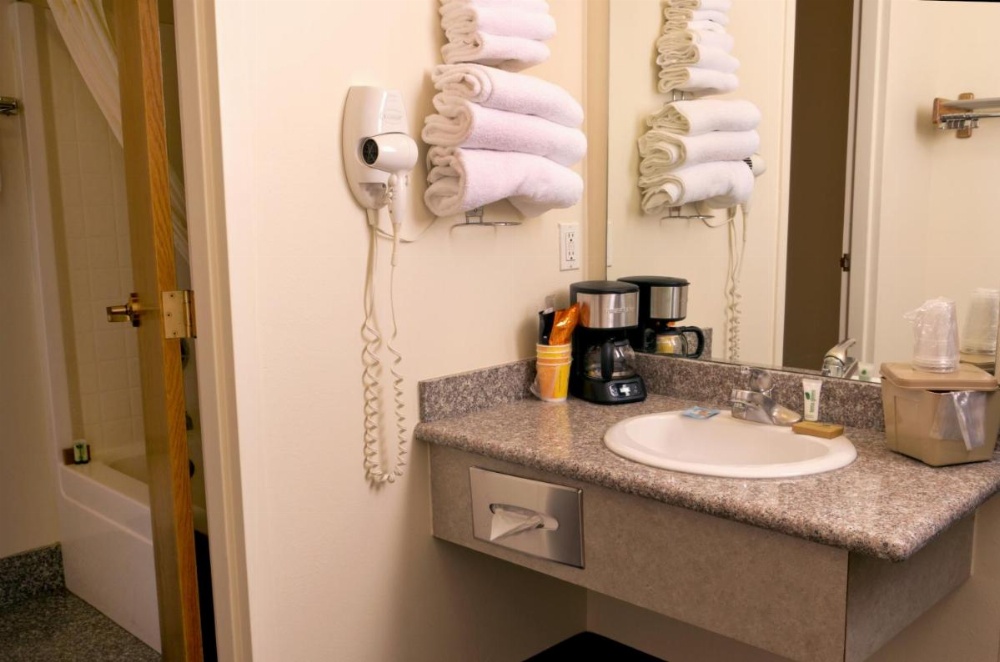 Cedars Inn Image 49
